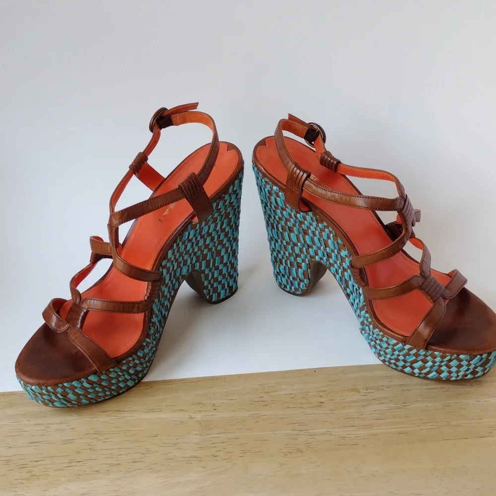 Via Spiga , turquoise platform, s 10.